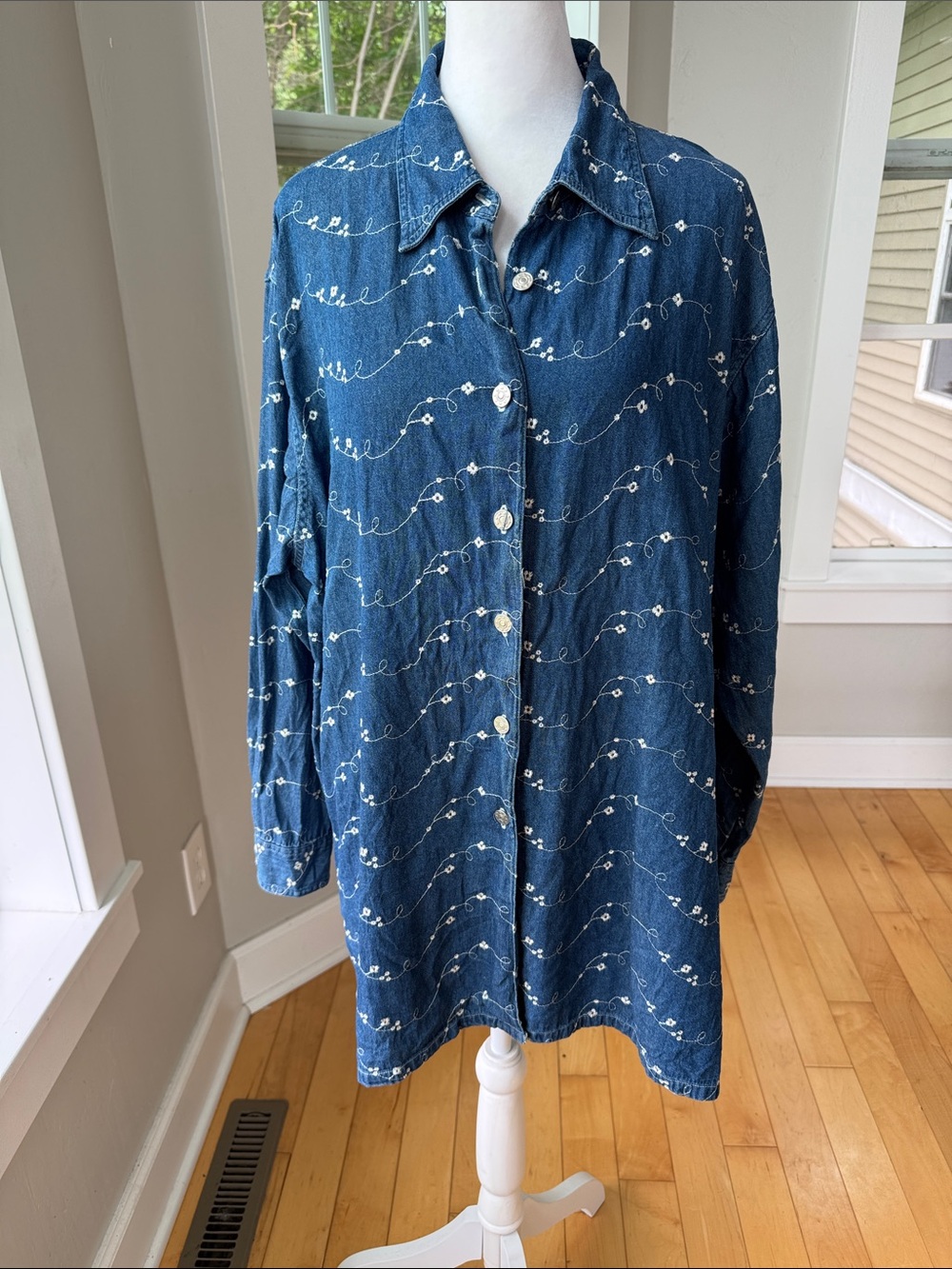 Vintage Victoria Jones Dark Rinse Denim Embroidered Floral Button Down Shirt 18W